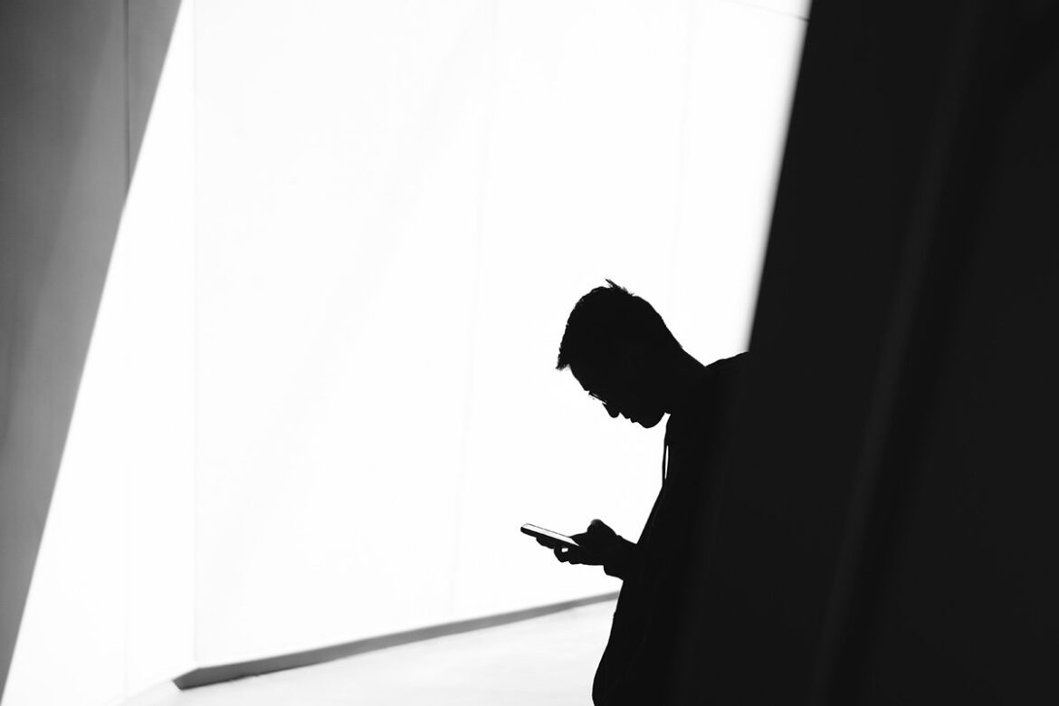 mobile_phone_data_usage_monotone_bw_by_warren_wong_cc0_via_unsplash_1200x800-100761890-large.jpg