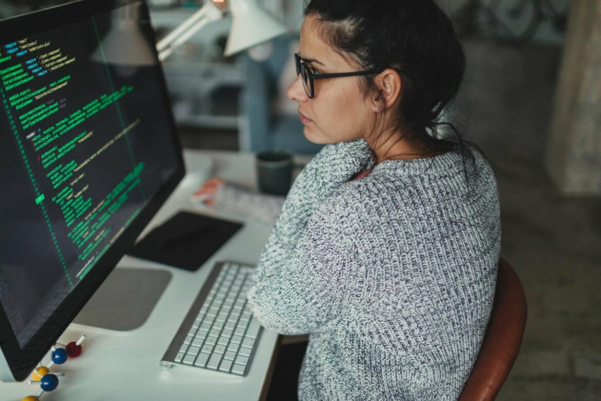 female_developer_programmer_devops_next-generation-it-staff-100800653-large.jpg