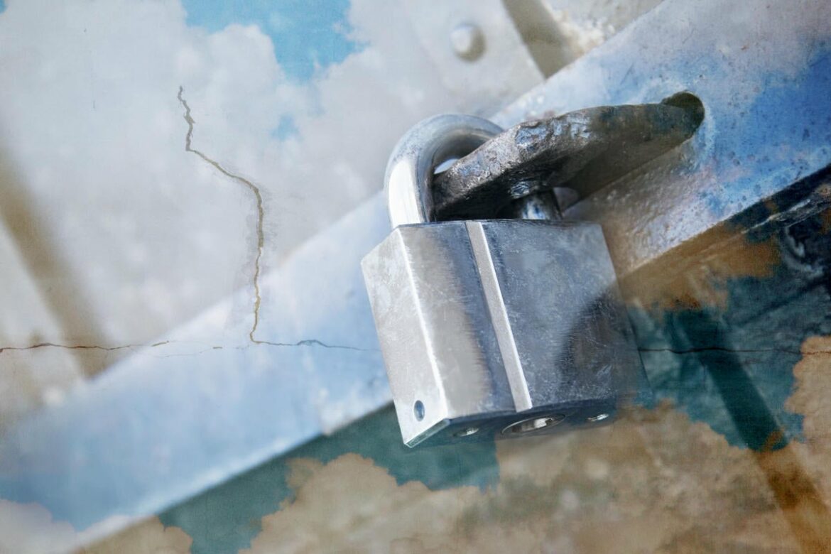 keeping-the-cloud-secure_cloud-security_lock_padlock_private-cloud-100798505-large.jpg
