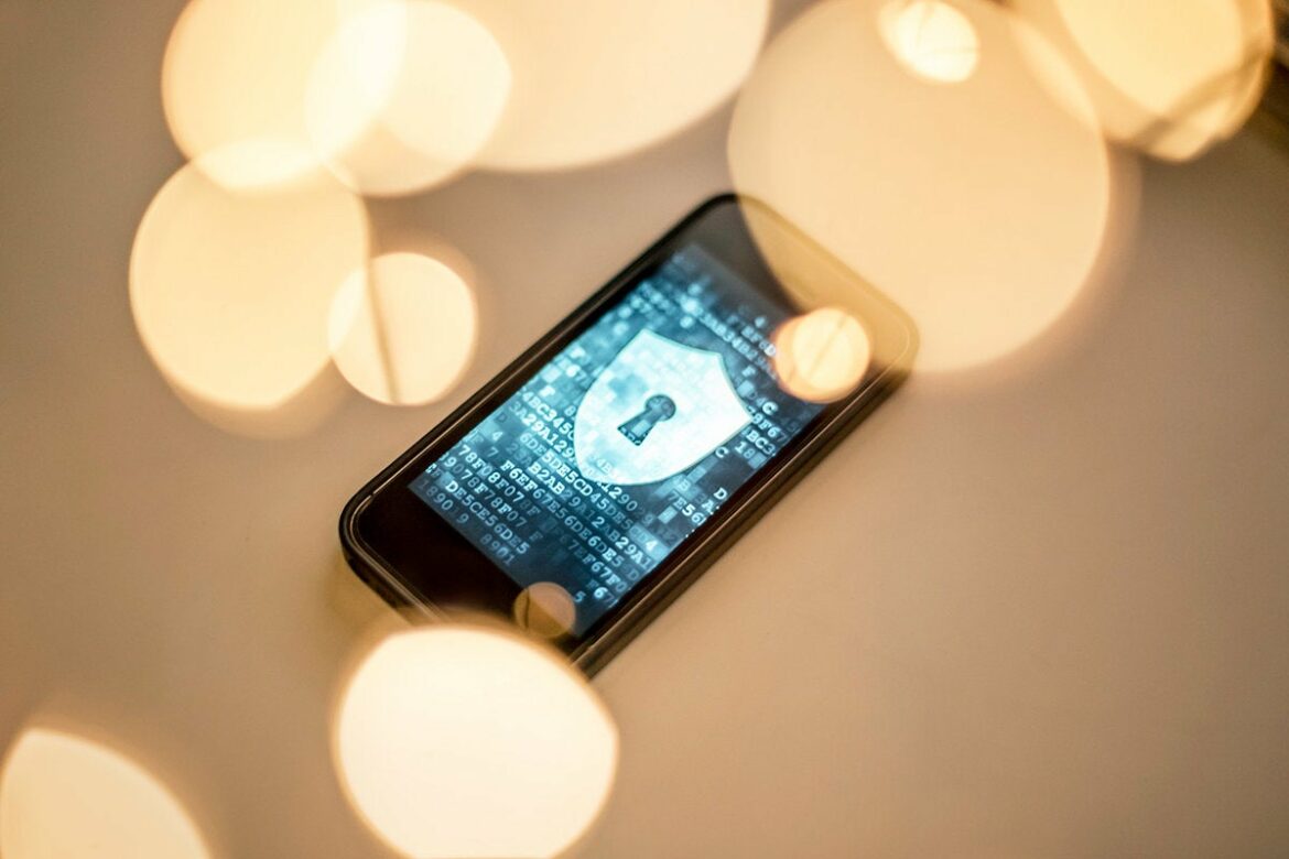 mobile_security_thinkstock_864429858-100750732-large.jpg
