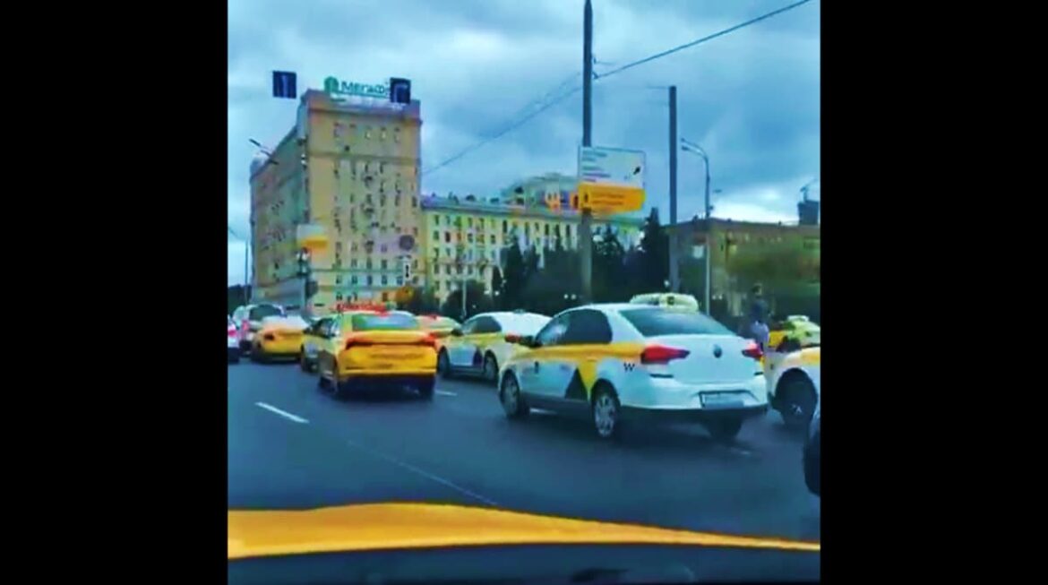 russian-yandex-taxi-app-hacked-order-location.jpg